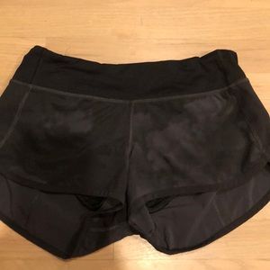Lululemon shorts size 4